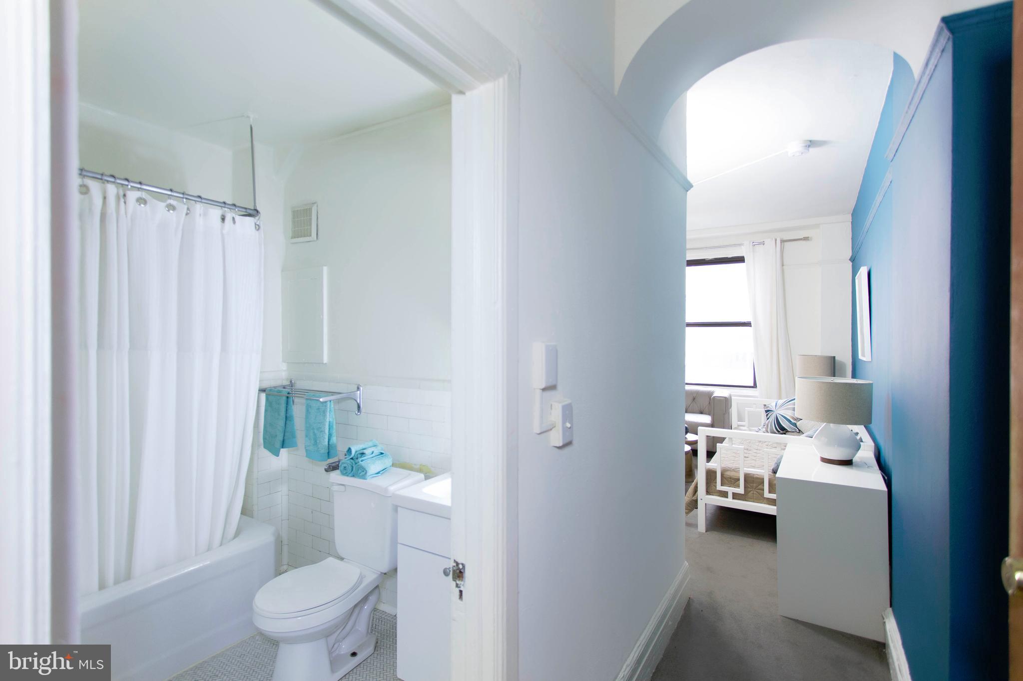 1229 Chestnut Street, Unit 1303 Philadelphia, PA 19107 - Photo 16 of 18