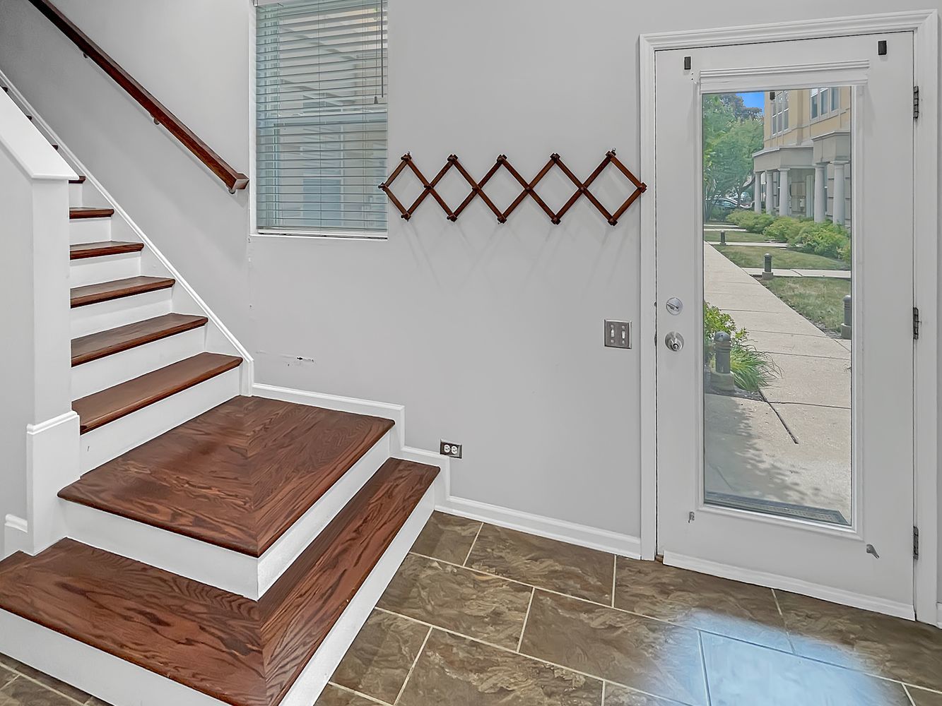 7521 Brown Avenue, Unit G Forest Park, IL 60130 - Photo 15 of 31