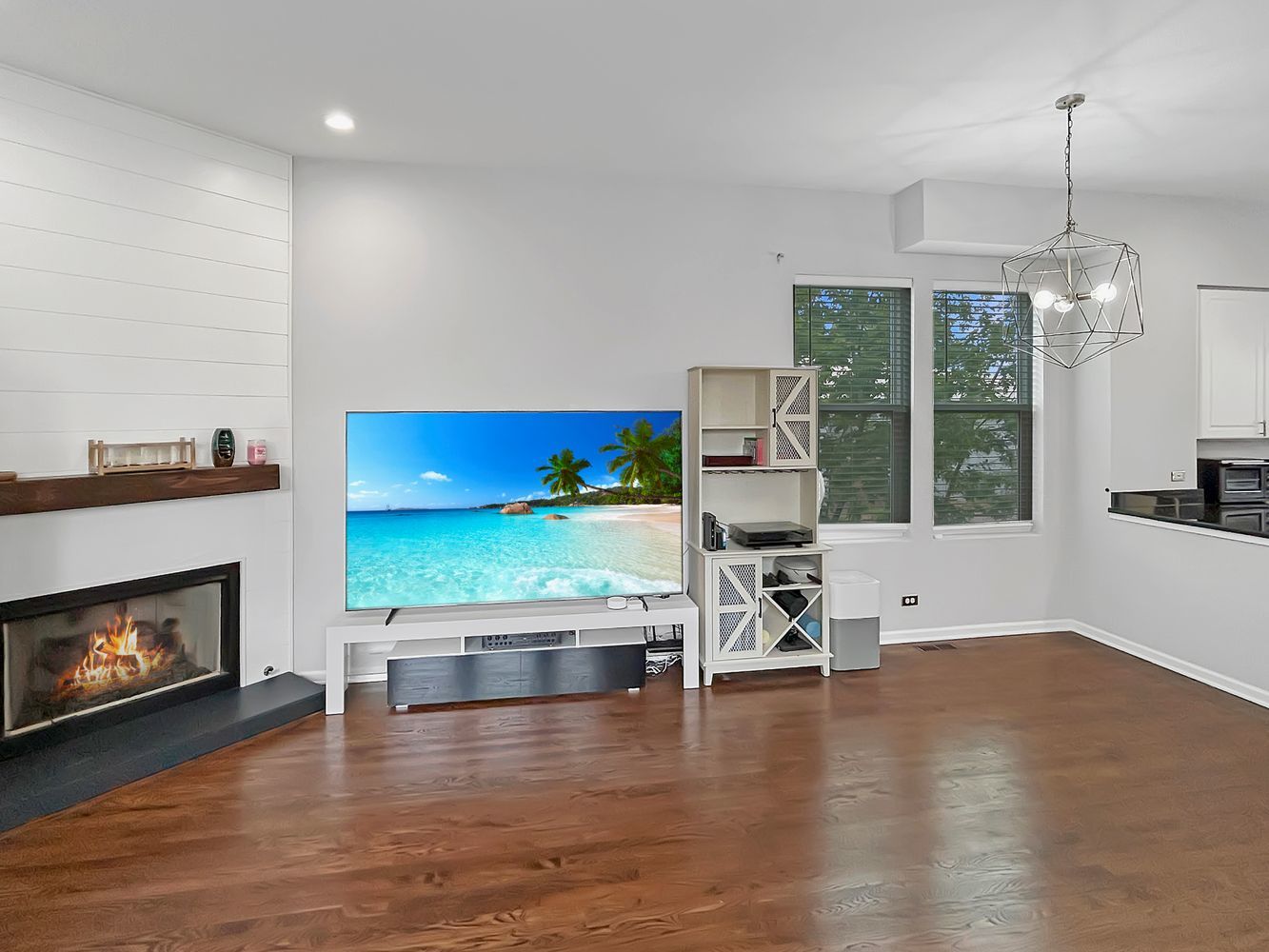 7521 Brown Avenue, Unit G Forest Park, IL 60130 - Photo 4 of 31