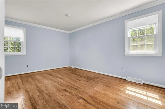 a view of empty room with window