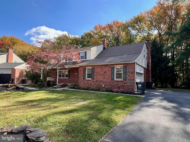 a picture of a refrigerator