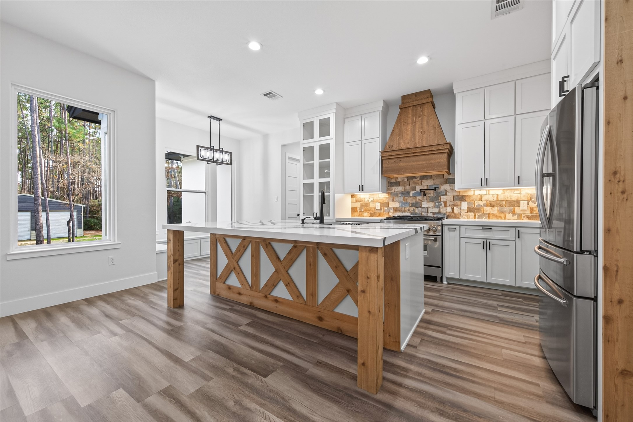 360 Dipping Vat Road Huntsville, TX 77340 - Photo 11 of 38 Kitchen and casual dining