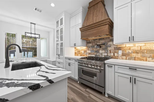 $675,000 | 360 Dipping Vat Road, Huntsville, TX 77340