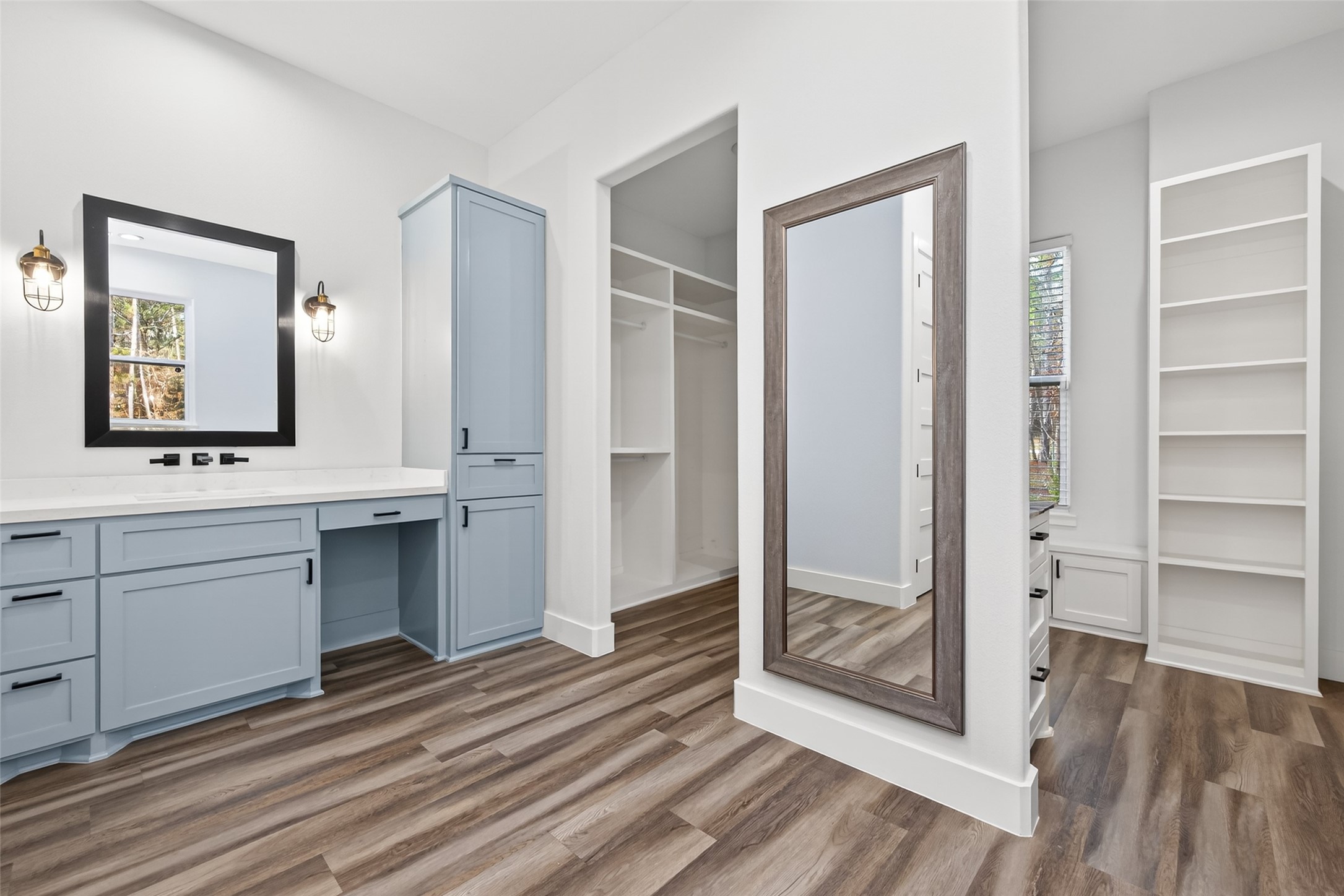360 Dipping Vat Road Huntsville, TX 77340 - Photo 22 of 38 Primary bathroom, her sink with vanity