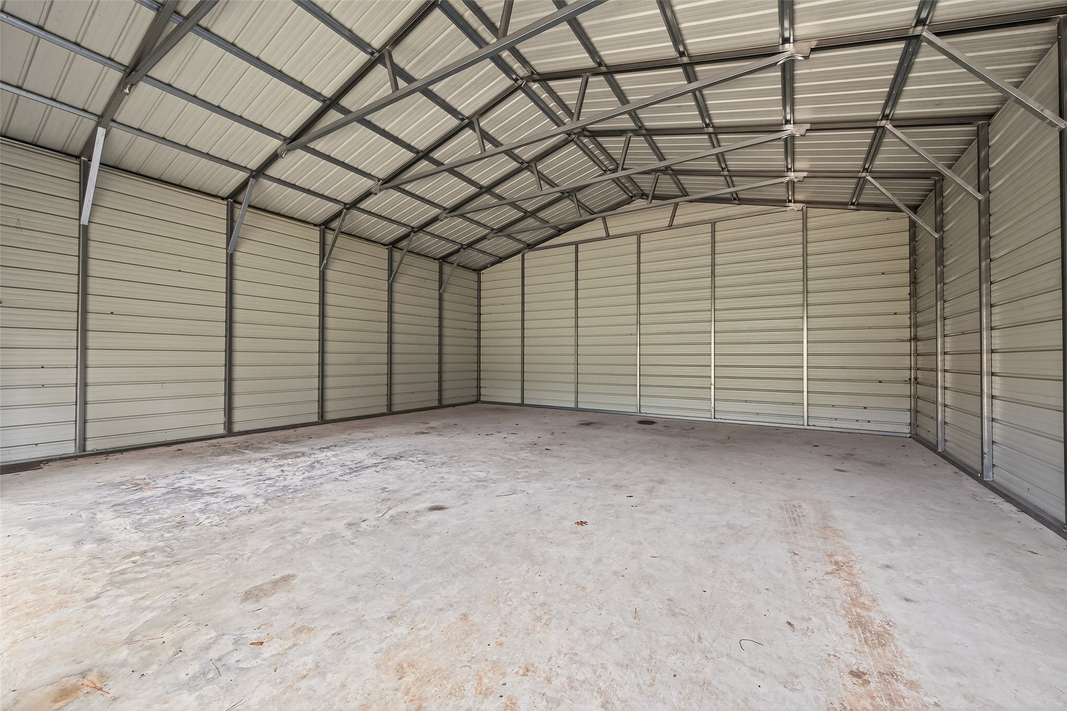 360 Dipping Vat Road Huntsville, TX 77340 - Photo 36 of 38 interior of workshop