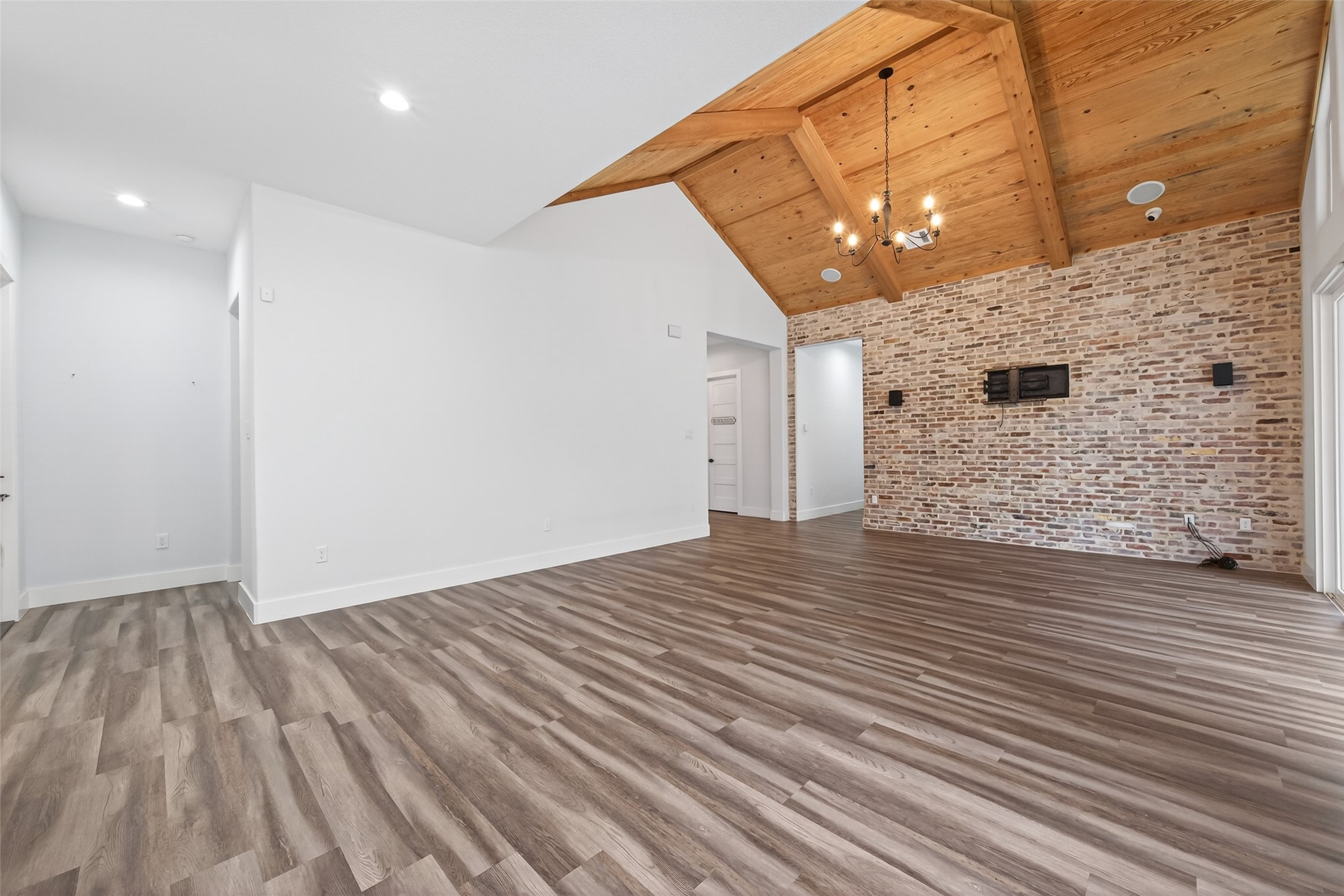 360 Dipping Vat Road Huntsville, TX 77340 - Photo 9 of 38 Main living area looking from casual dining.