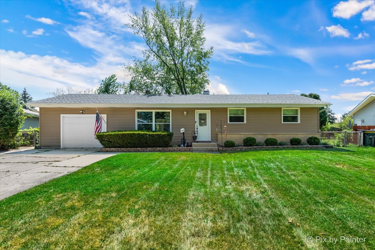 180 Arrowhead Trail Carol Stream, IL 60188 - Photo 2 of 16