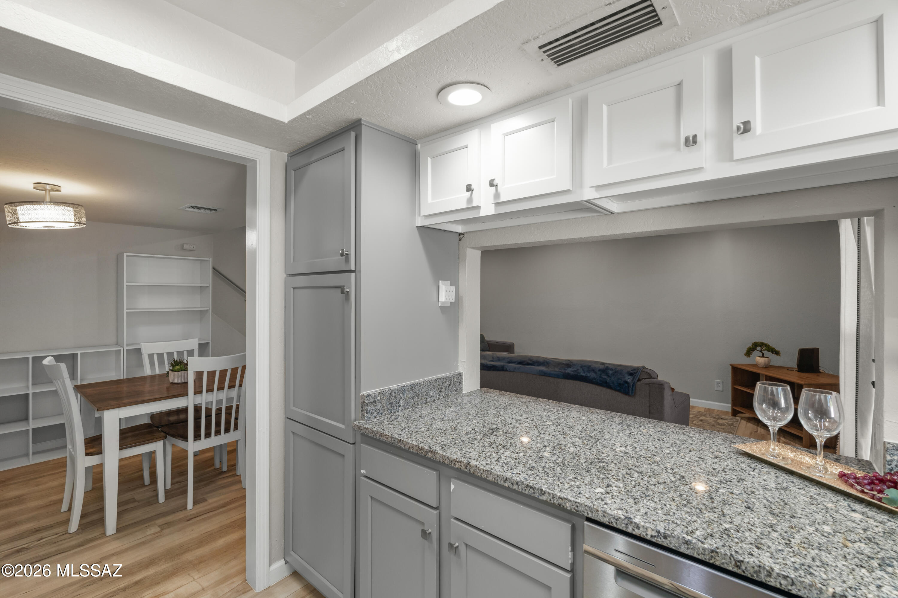 1503 East Prince Road, Unit A Tucson, AZ 85719 - Photo 16 of 35 Granite Countertops