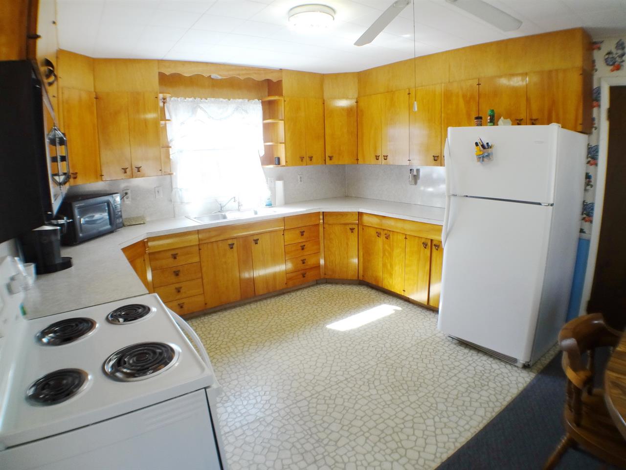 897 Profile Road Bethlehem, NH 03574 - Photo 5 of 39