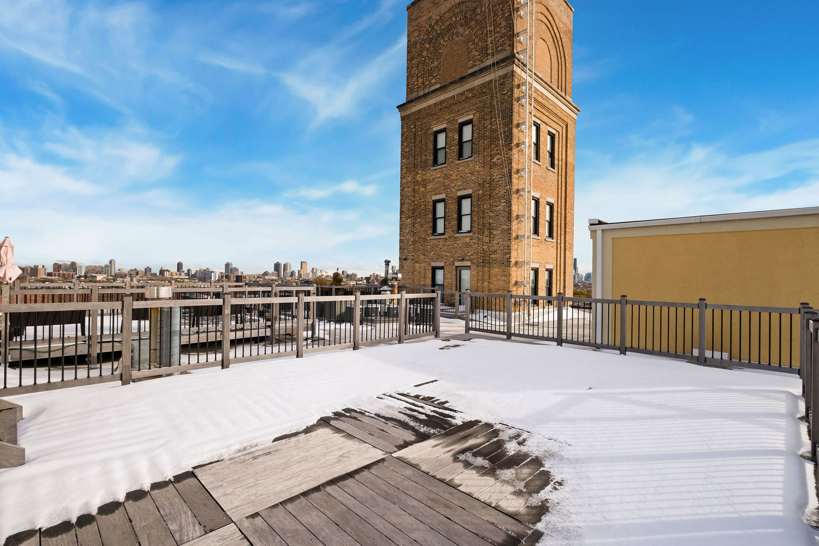 1601 West School Street, Unit 511 Chicago, IL 60657 - Photo 19 of 23 a roof view