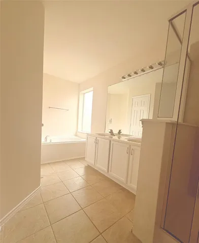 $2,550 | 5818 Kenwood, Missouri City, TX 77459