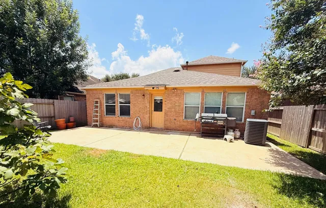 $2,550 | 5818 Kenwood, Missouri City, TX 77459