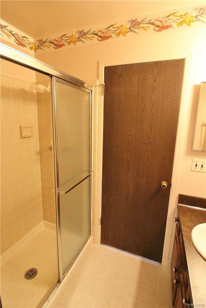 446 Coldiron Drive Rochester, MI 48307 - Photo 19 of 31 IMG_2111.JPG