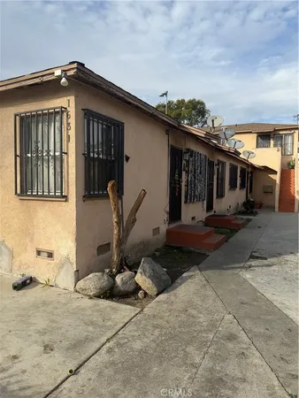 $849,000 | 1631 East Saunders Street, Compton, CA 90221