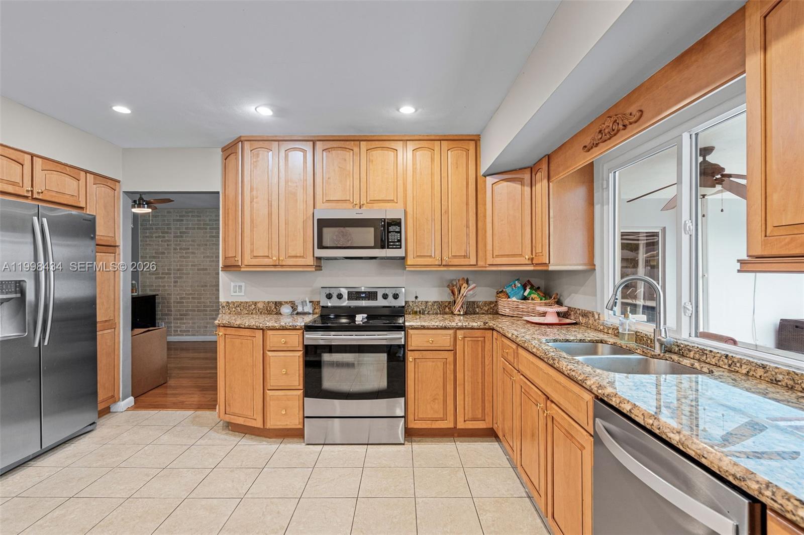 5214 West Park Road Hollywood, FL 33021 - Photo 7 of 23