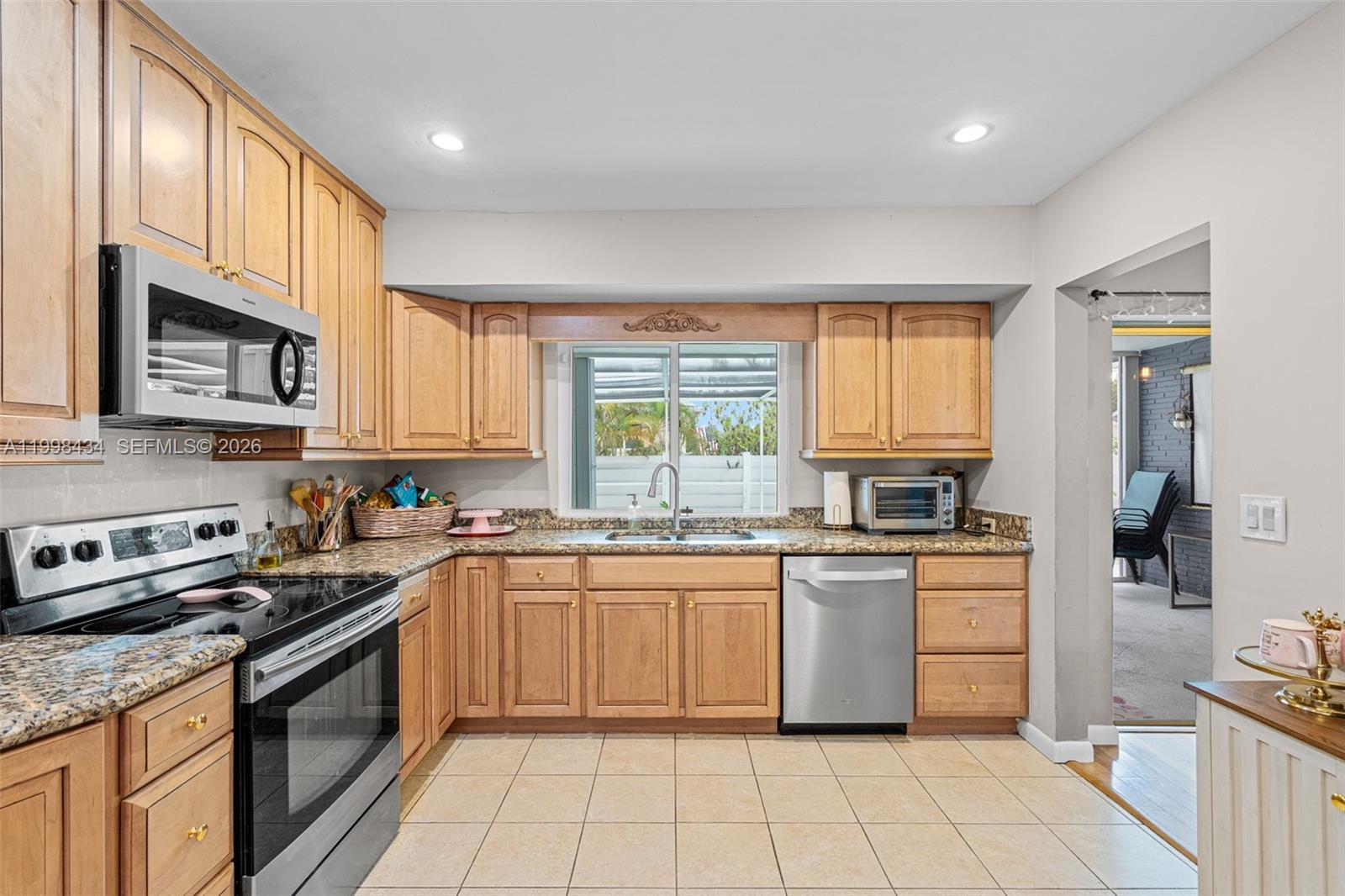 5214 West Park Road Hollywood, FL 33021 - Photo 9 of 23