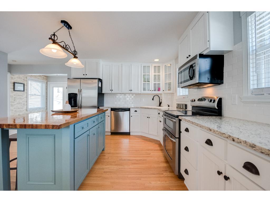 6352 Fallbrook Road Eden Prairie, MN 55344 - Photo 3 of 18 Gallery Image 3