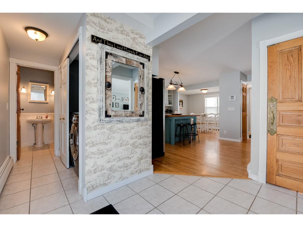 6352 Fallbrook Road Eden Prairie, MN 55344 - Photo 5 of 18 Gallery Image 5