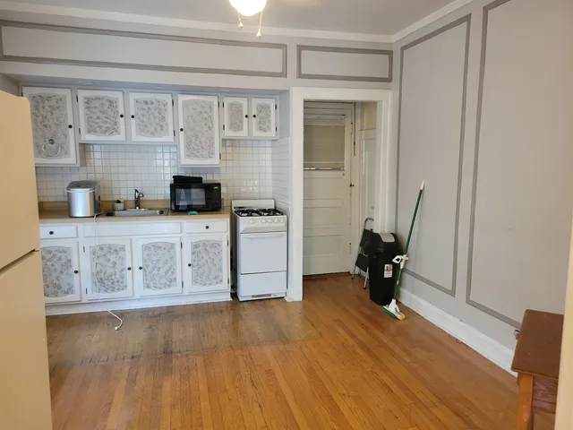 $1,150 | 360 Ridge Avenue, Unit 113, Evanston, IL 60202