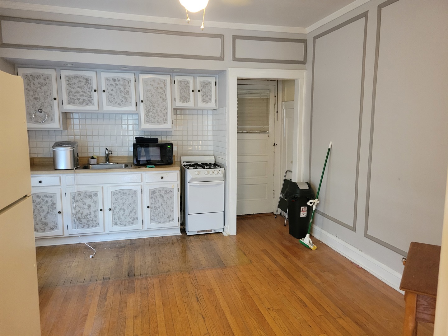 360 Ridge Avenue, Unit 113 Evanston, IL 60202 - Photo 6 of 8