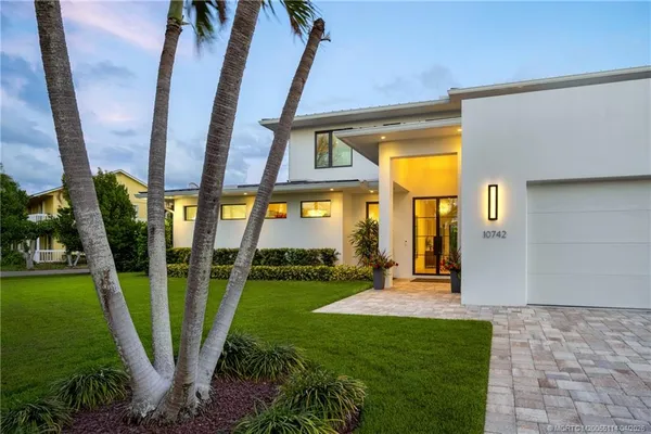 $2,395,000 | 10742 Southeast Burgee Court, Hobe Sound, FL 33455