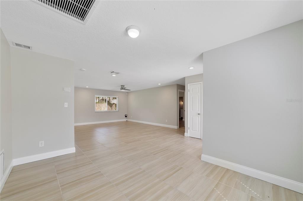 894 Little Bend Road Altamonte Springs, FL 32779 - Photo 5 of 26 Gallery Image 5