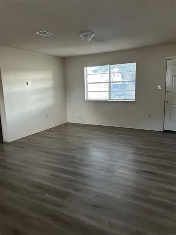 $1,600 | 1819 Pelican Drive North, Pelican Bay, TX 76020