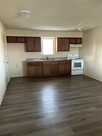 $1,600 | 1819 Pelican Drive North, Pelican Bay, TX 76020