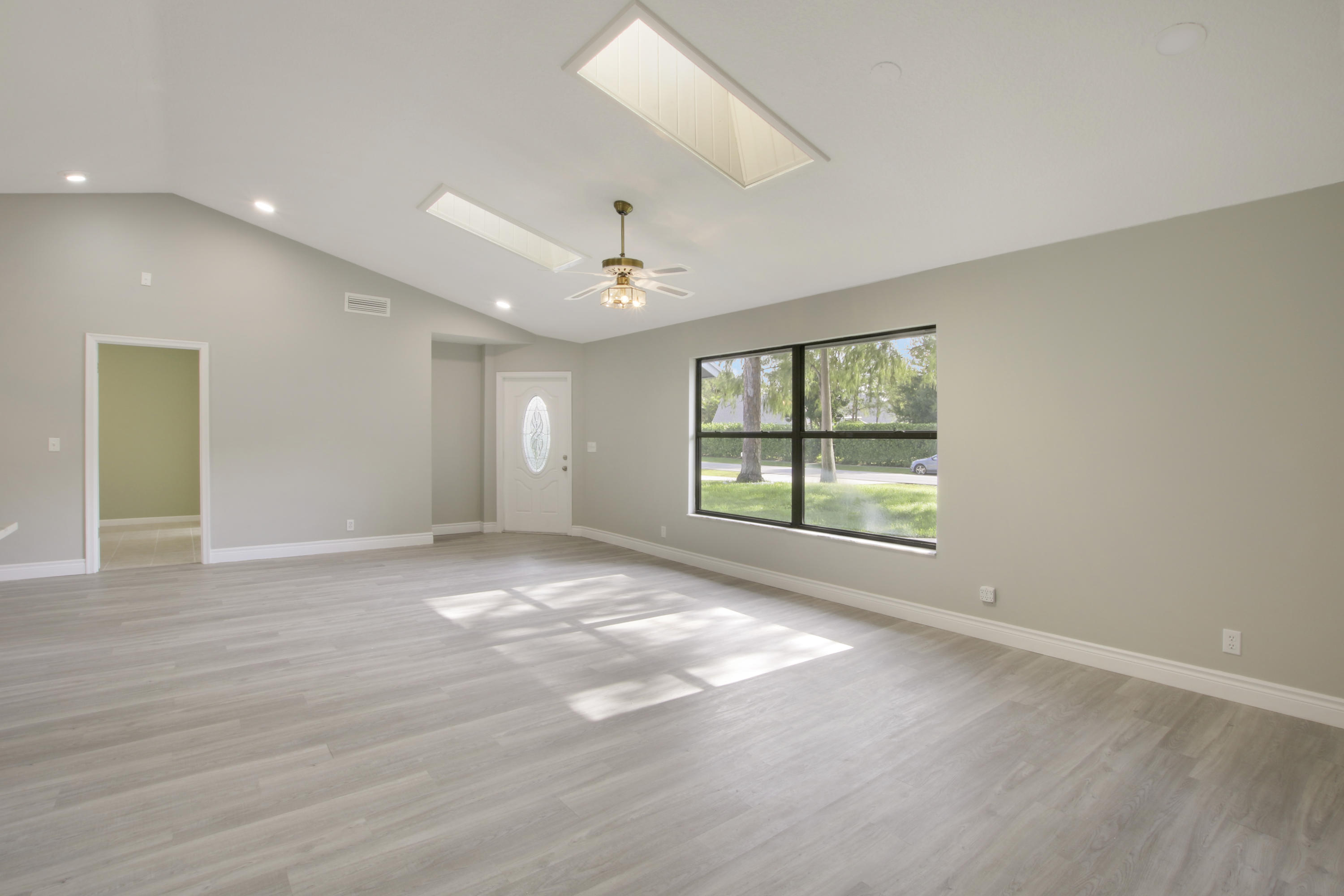 1252 Raintree Lane Wellington, FL 33414 - Photo 4 of 22 Looking out