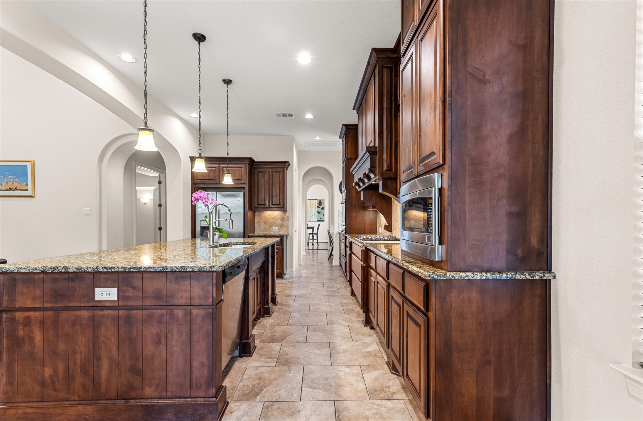 1916 Buffalo Speedway Leander, TX 78641 - Photo 15 of 31 a kitchen with lots of counter top space