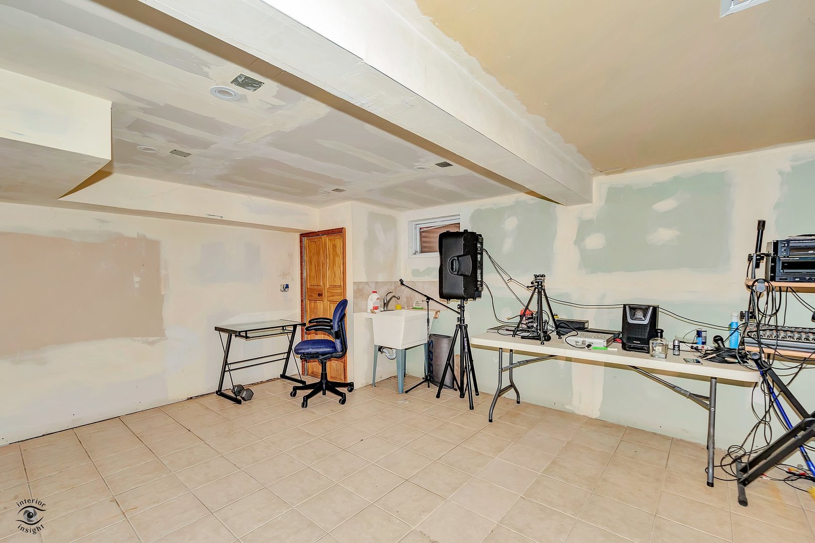 17348 Bluff Road Lemont, IL 60439 - Photo 18 of 21 a view of a room with gym equipment