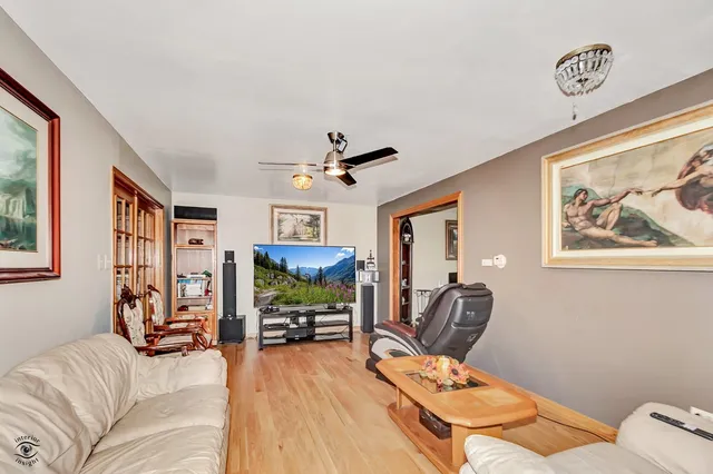 $460,000 | 17348 Bluff Road, Lemont, IL 60439