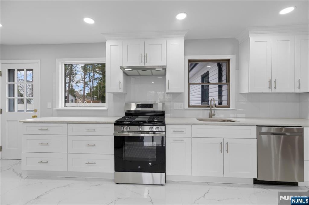 229 Standish Road Paramus, NJ 07652 - Photo 12 of 43