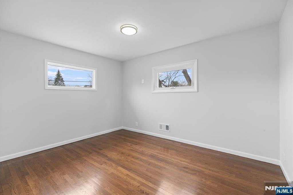 229 Standish Road Paramus, NJ 07652 - Photo 16 of 43