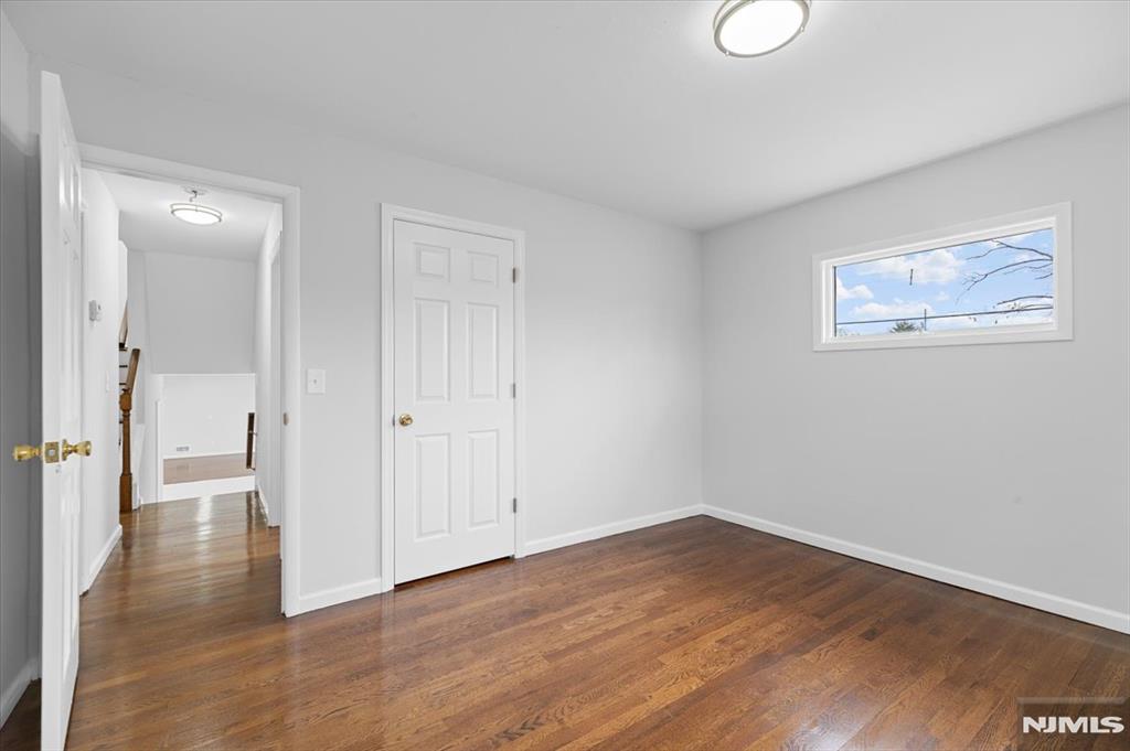 229 Standish Road Paramus, NJ 07652 - Photo 17 of 39