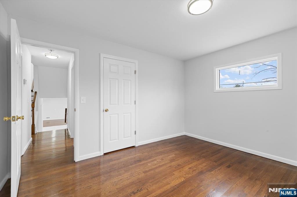 229 Standish Road Paramus, NJ 07652 - Photo 17 of 43
