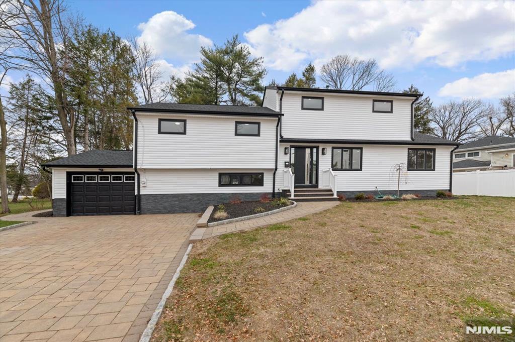 229 Standish Road Paramus, NJ 07652 - Photo 2 of 39