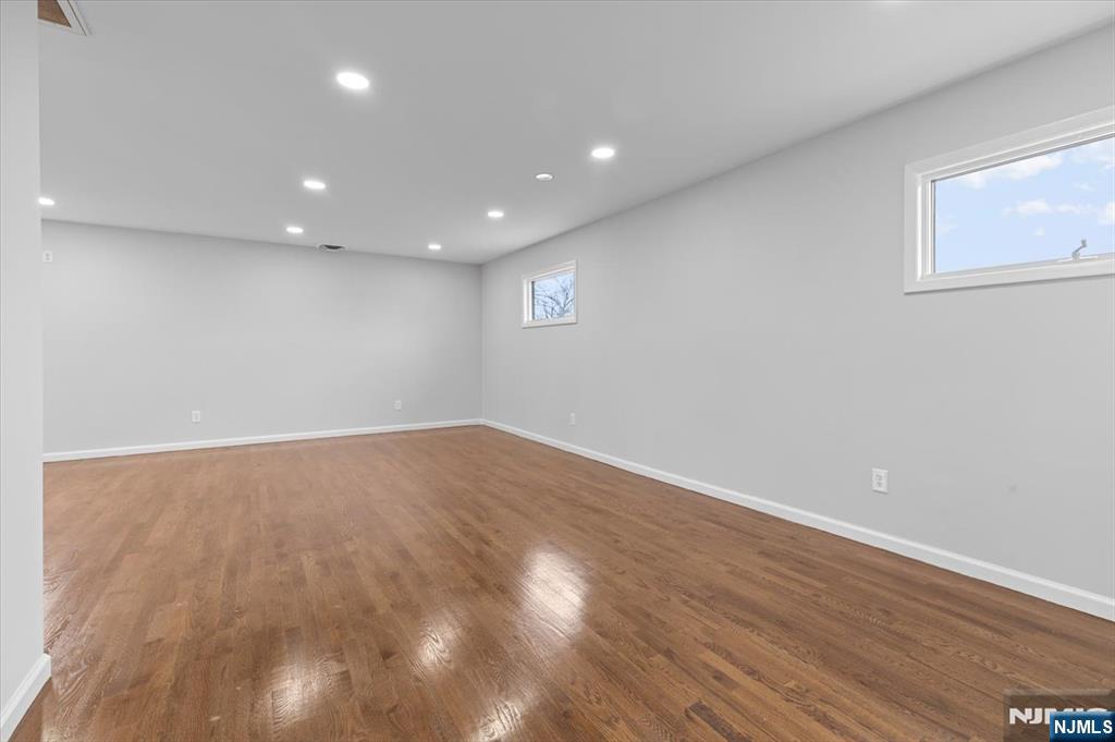 229 Standish Road Paramus, NJ 07652 - Photo 22 of 43