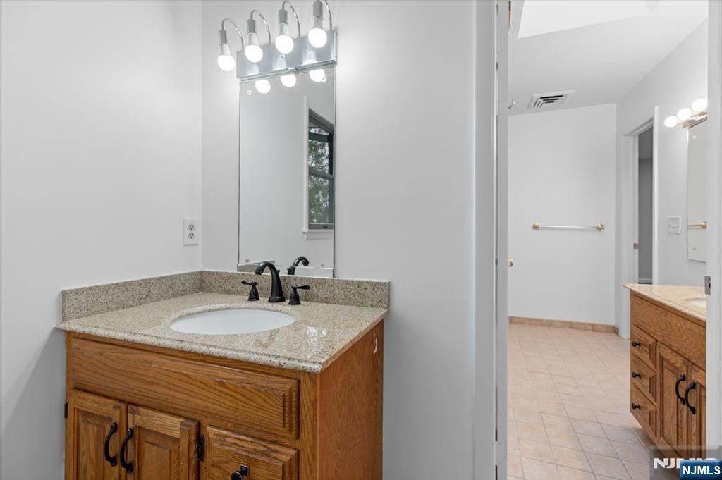229 Standish Road Paramus, NJ 07652 - Photo 26 of 43