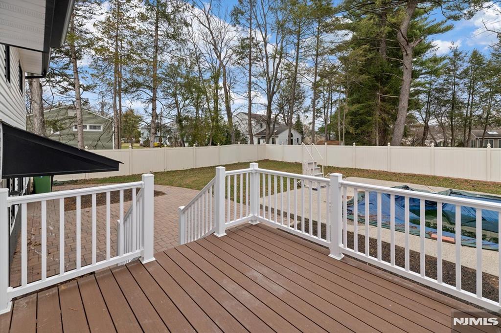 229 Standish Road Paramus, NJ 07652 - Photo 31 of 39