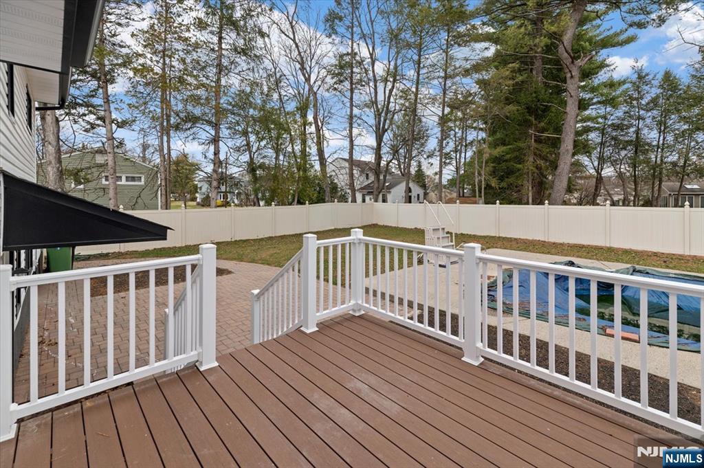 229 Standish Road Paramus, NJ 07652 - Photo 31 of 43