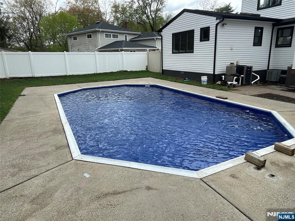 229 Standish Road Paramus, NJ 07652 - Photo 36 of 43
