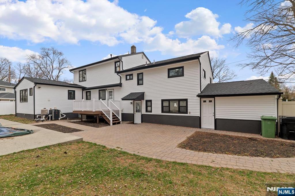 229 Standish Road Paramus, NJ 07652 - Photo 37 of 43