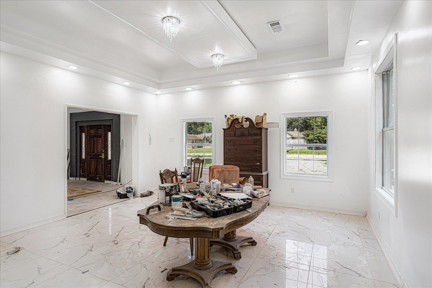 7723 Reese Road Memphis, TN 38133 - Photo 14 of 33 a room with furniture and window