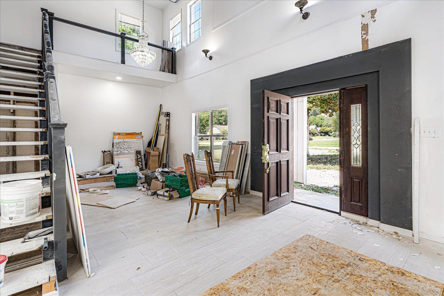 7723 Reese Road Memphis, TN 38133 - Photo 6 of 33 a view of a livingroom with furniture and a window