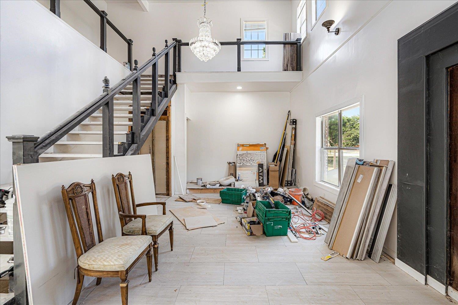 7723 Reese Road Memphis, TN 38133 - Photo 8 of 33 a view of a hallway with seating area