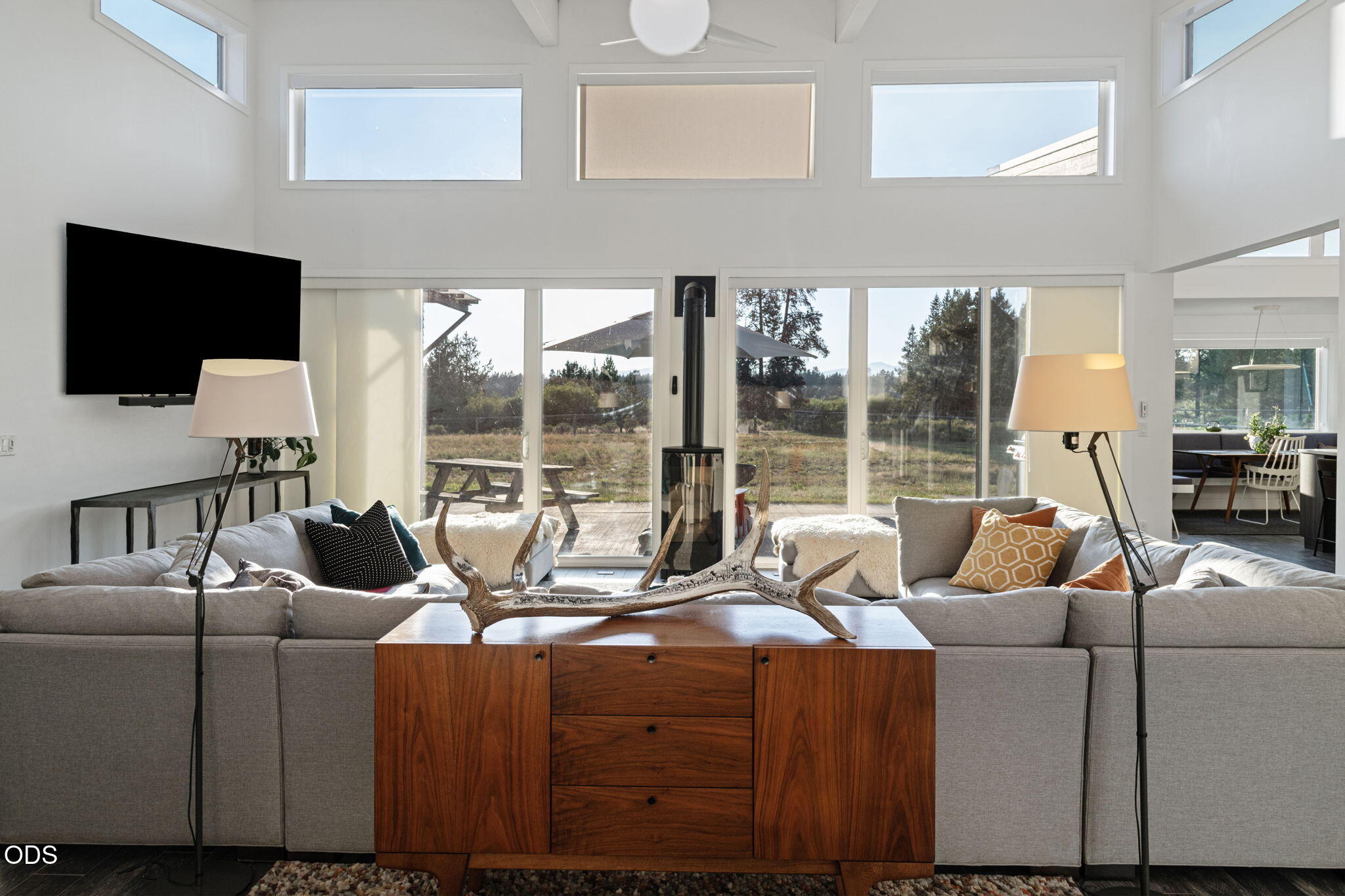 55543 Huntington Road Bend, OR 97707 - Photo 21 of 73 Gallery Image 21