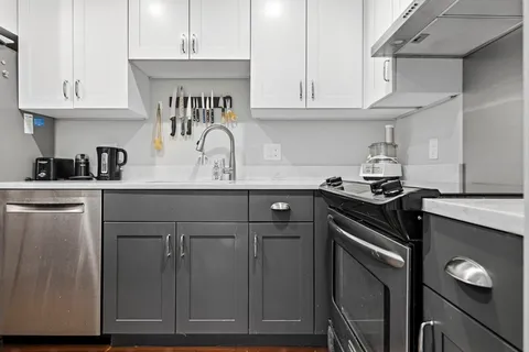 $839,000 | 2 Clarendon Street, Unit 301, Boston, MA 02116