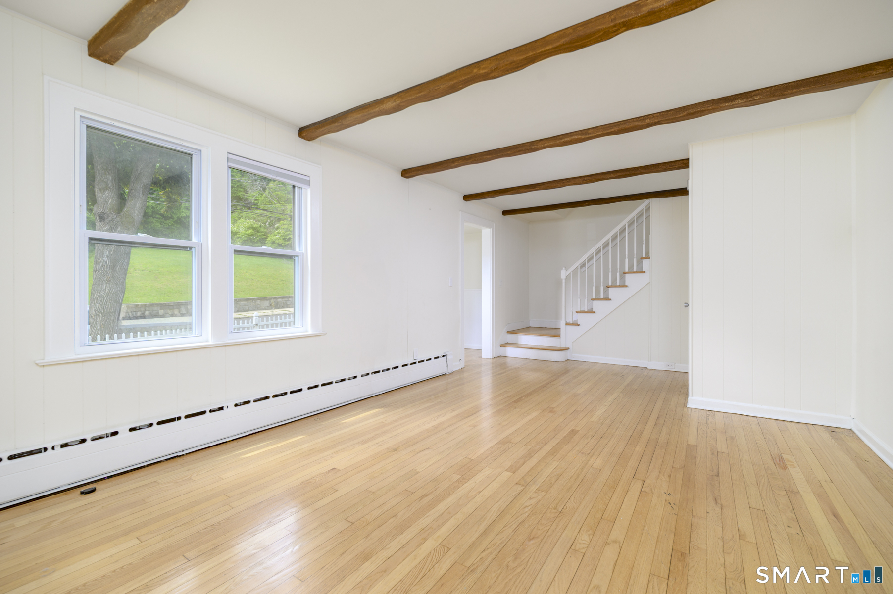 206 Ridgefield Avenue Bridgeport, CT 06610 - Photo 5 of 35