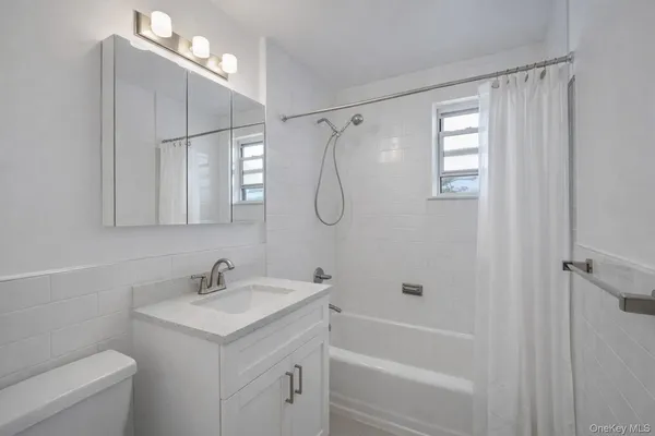$159,000 | 4 Bryant Crescent, Unit 2C, White Plains, NY 10605